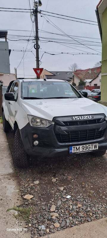 Alb Utilizat 2023 Isuzu D-Max Pickup | 23.996 EUR - Imagine 1/4