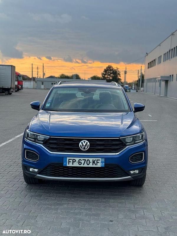 Culoarealbastru Utilizat 2020 VW T-Roc SUV | 15.600 EUR (Super Preț) - Imagine 1/4