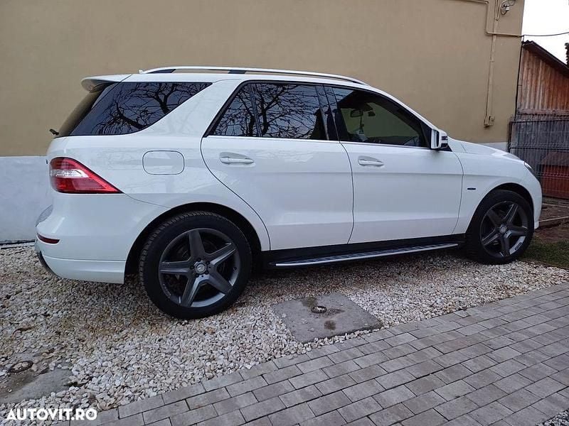 Second-hand Mercedes ML350 258 CP (189 kW) 2013 Culoarealb SUV