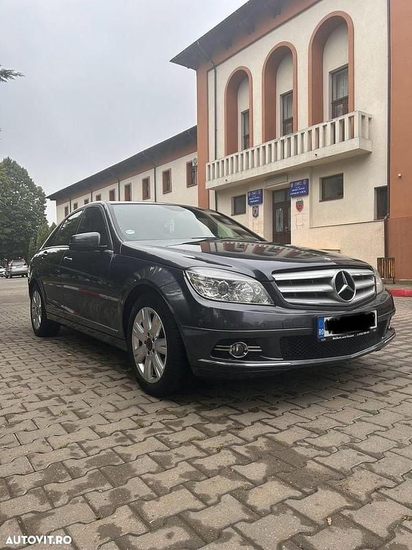 Culoarealbastru Utilizat 2011 Mercedes C200 Berlinǎ | 6.200 EUR (Preț bun) - Imagine 1/4