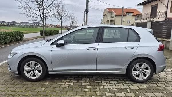 Second-hand VW Golf VIII Life 110 CP (80 kW) 2020 Argintiu Hatchback