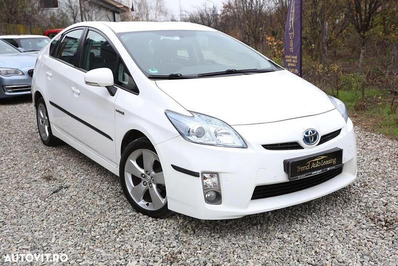 Second-hand Toyota Prius Sol 99 CP (72 kW) 2010 Culoarealb Hatchback