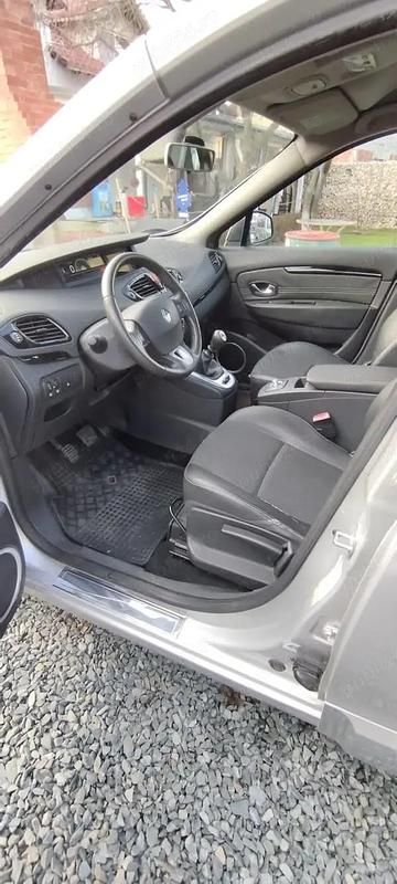 Second-hand Renault Scénic III 110 CP (80 kW) 2011 Monovolum