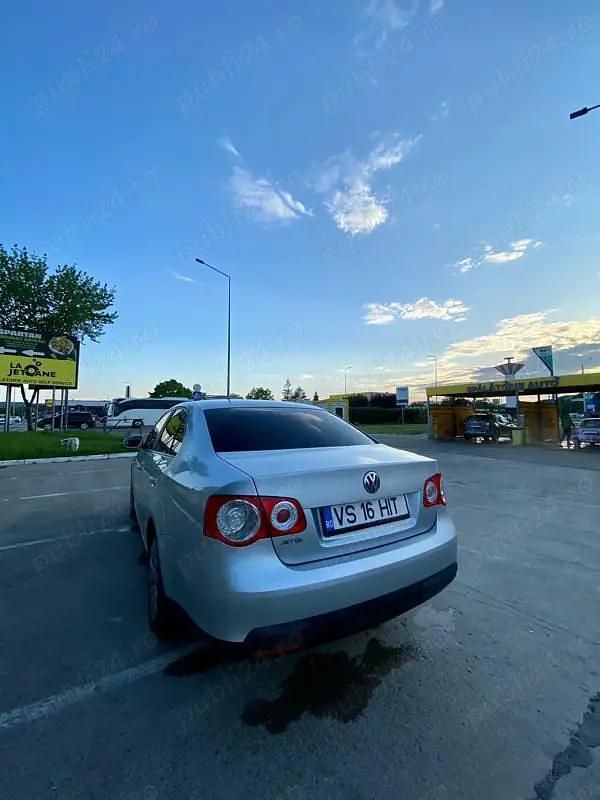 Utilizat 2007 VW Jetta Berlinǎ | 2.299 EUR (Preț OK) - Imagine 1/4