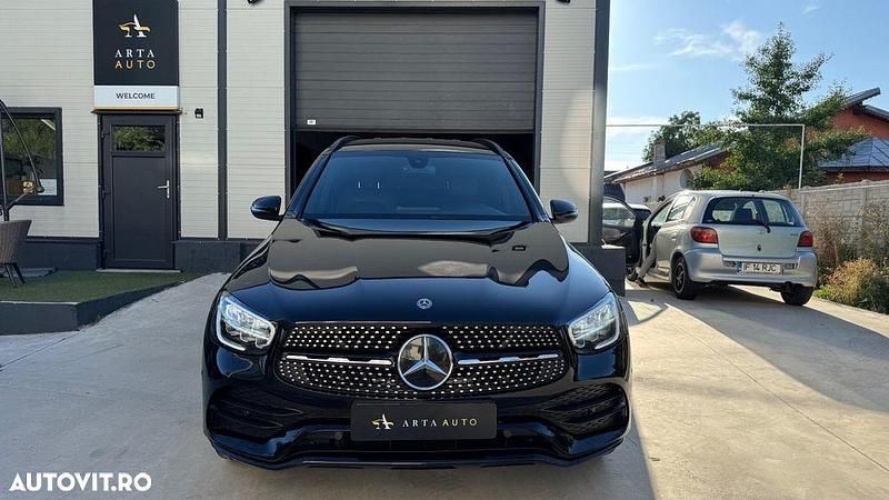 Culoarenegru Utilizat 2020 Mercedes GLC200 SUV | 27.000 EUR (Preț bun) - Imagine 1/4