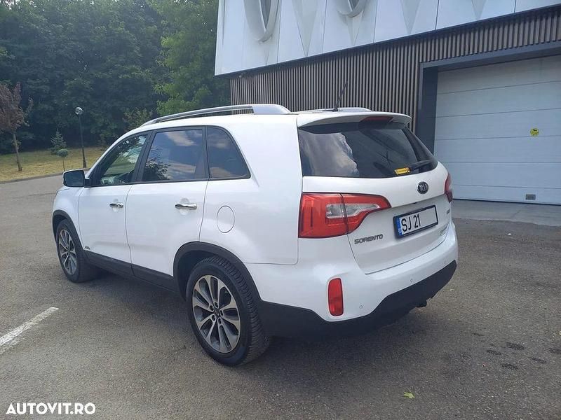 Second-hand Kia Sorento Classic 197 CP (144 kW) 2012 Culoarealb SUV