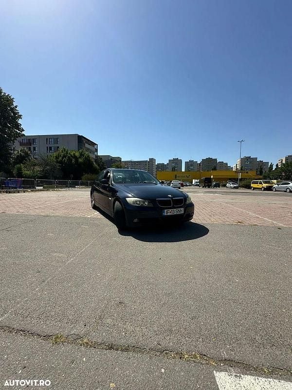 Albastru Utilizat 2006 BMW 318 Break | 2.500 EUR (Preț OK) - Imagine 1/4