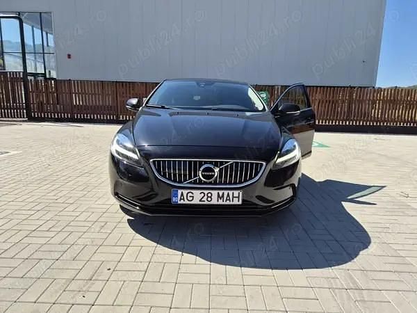 Negru Utilizat 2018 Volvo V40 Break | 12.200 EUR (Puțin scump) - Imagine 1/4