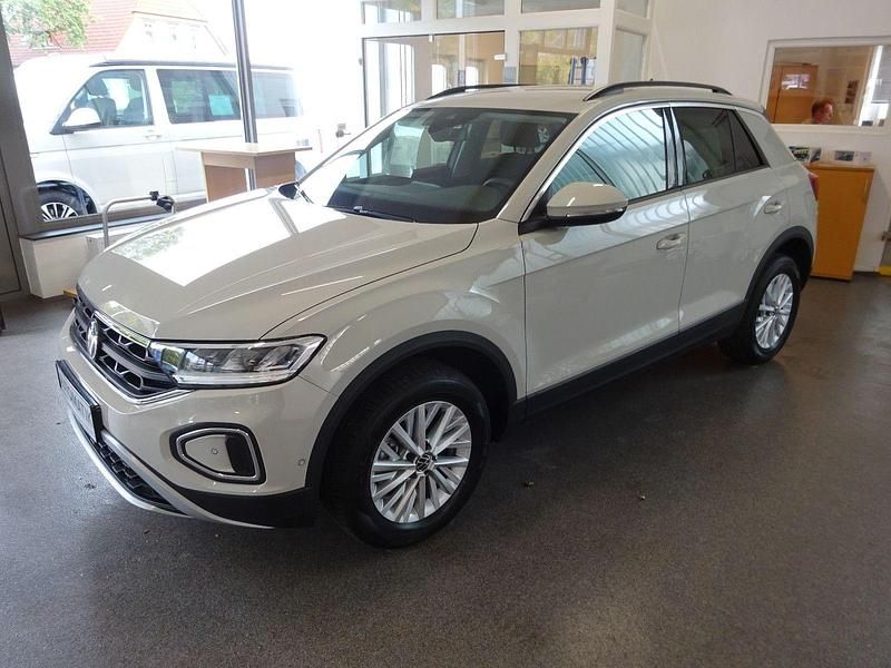 Utilizat 2023 VW T-Roc Life SUV | 32.384 EUR - Imagine 1/1