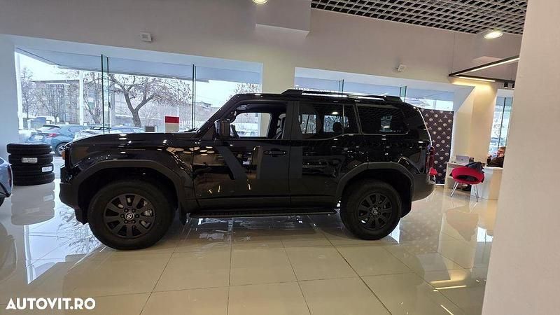 Nouă Toyota Land Cruiser Executive 204 CP (150 kW) 2025 Culoarenegru Berlinǎ