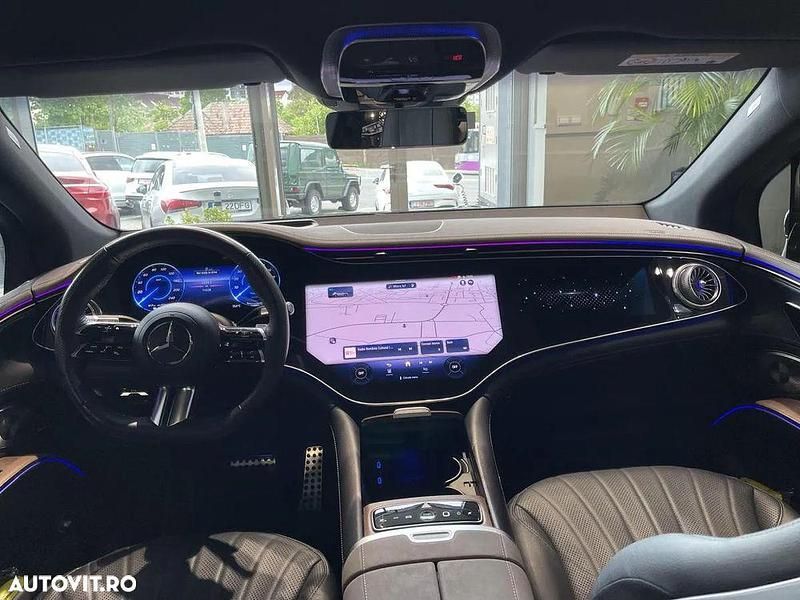 Second-hand Mercedes EQS450+ AMG line 264 kW (360 CP) 2022 Verde SUV