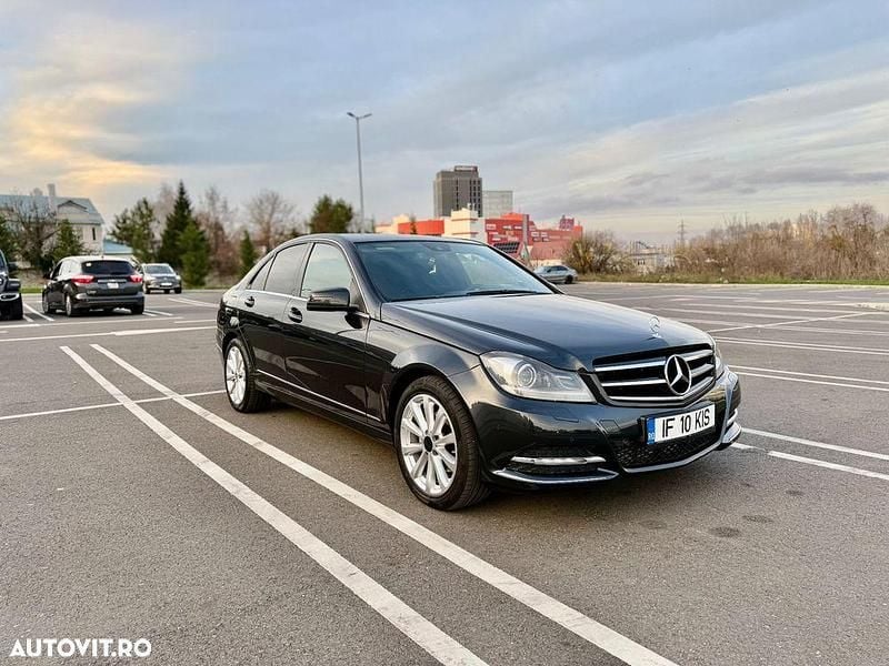 Second-hand Mercedes C250 204 CP (150 kW) 2012 Culoarenegru Berlinǎ
