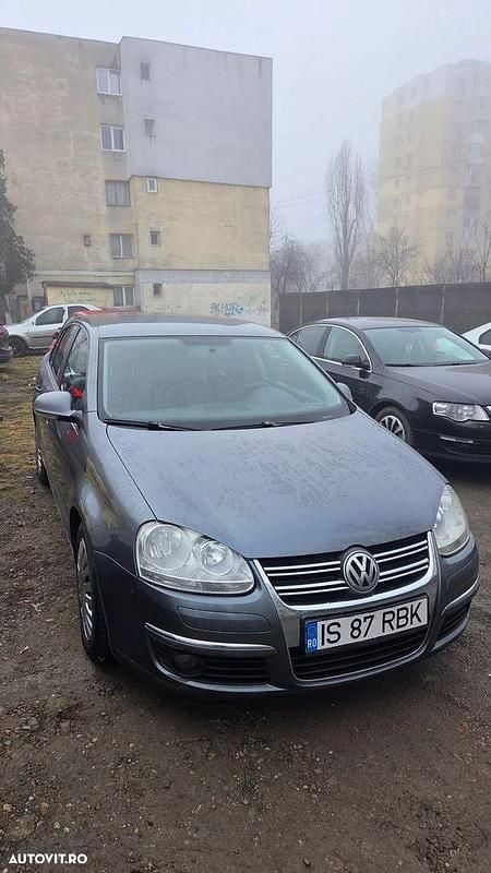Second-hand VW Jetta Comfortline 102 CP (75 kW) 2008 Culoaregri Berlinǎ