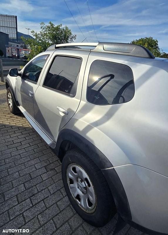 Culoaregri Utilizat 2011 Dacia Duster SUV | 6.200 EUR (Preț OK) - Imagine 1/4