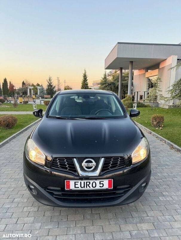 Negru Utilizat 2011 Nissan Qashqai Acenta SUV | 4.950 EUR (Super Preț) - Imagine 1/4