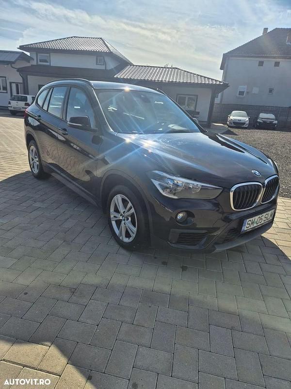 Culoarenegru Utilizat 2018 BMW X1 SUV | 18.500 EUR (Preț OK) - Imagine 1/4
