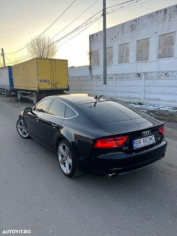 Second-hand Audi A7 Comfort 245 CP (180 kW) 2011 Culoarenegru Hatchback
