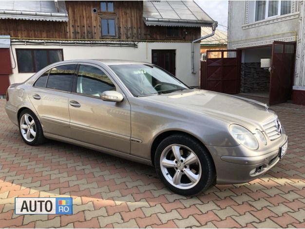 Gri Utilizat 2002 Mercedes E220 Berlinǎ | 2.499 EUR - Imagine 1/4