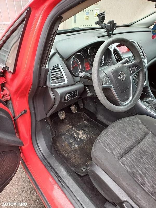 Second-hand Opel Astra Energy 110 CP (80 kW) 2013 Culoarerosu Break