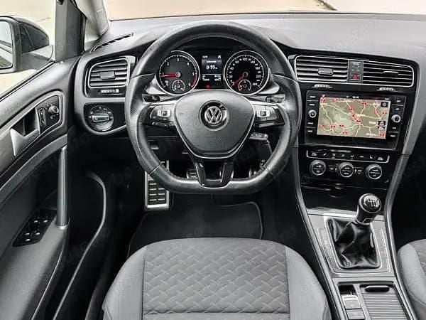 Second-hand VW Golf VII Join 150 CP (110 kW) 2018 Culoarenegru Hatchback