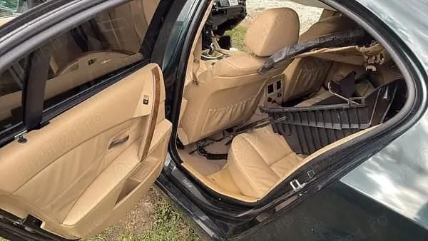 Verde Utilizat 2006 BMW 523 Berlinǎ | 900 EUR - Imagine 1/4