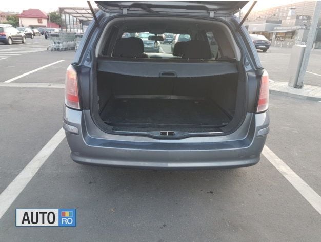 Second-hand Opel Astra 110 CP (80 kW) 2005 Gri Break