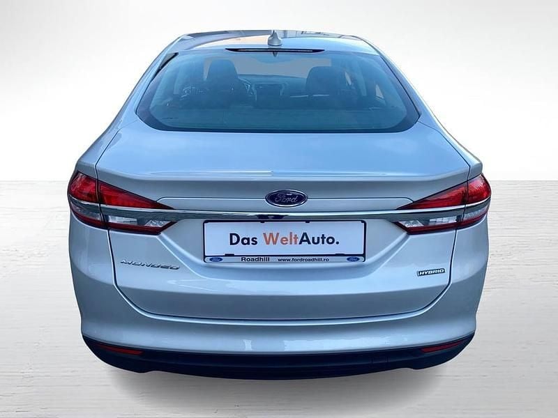 Second-hand Ford Mondeo Trend 187 CP (137 kW) 2022 Gri deschis  metalic