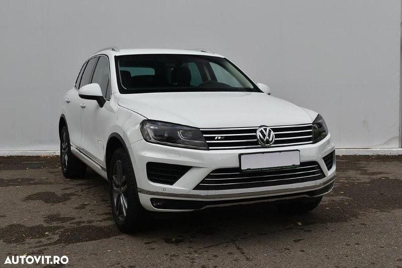 Culoarealb Utilizat 2015 VW Touareg SUV | 15.800 EUR (Preț OK) - Imagine 1/4