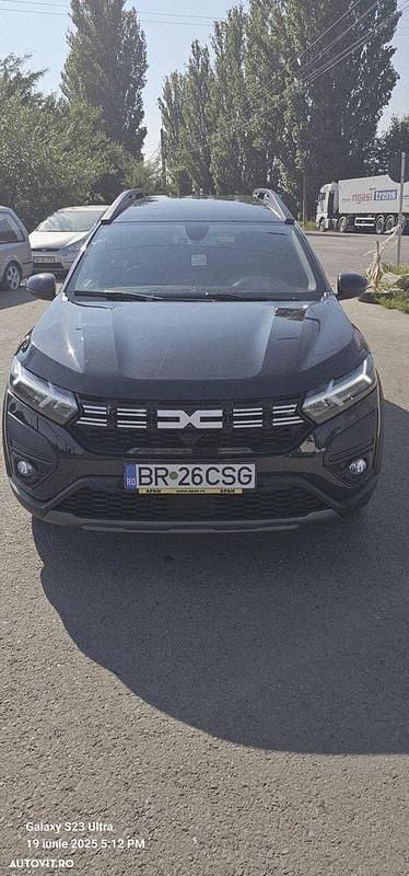 Culoarenegru Utilizat 2023 Dacia Jogger Extreme Break | 15.900 EUR (Preț OK) - Imagine 1/4