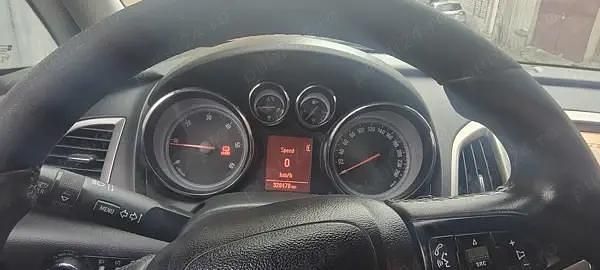 Second-hand Opel Astra 110 CP (80 kW) 2011 Berlinǎ