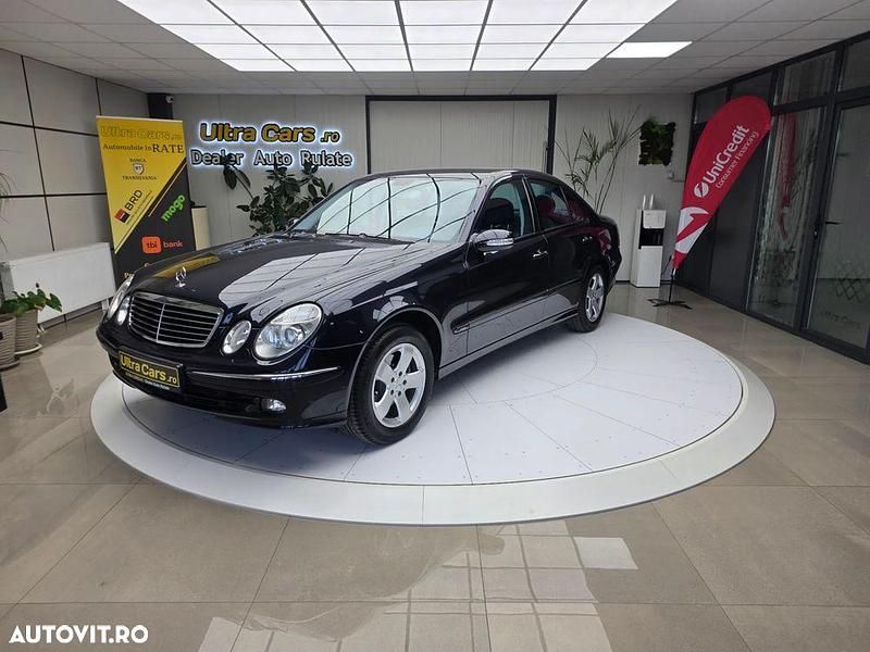 Culoarealbastru Utilizat 2005 Mercedes E220 Avantgarde Berlinǎ | 9.850 EUR (Scump) - Imagine 1/4