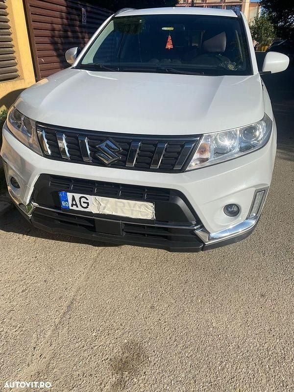 Culoarealb Utilizat 2018 Suzuki Vitara SUV | 13.900 EUR (Preț OK) - Imagine 1/4