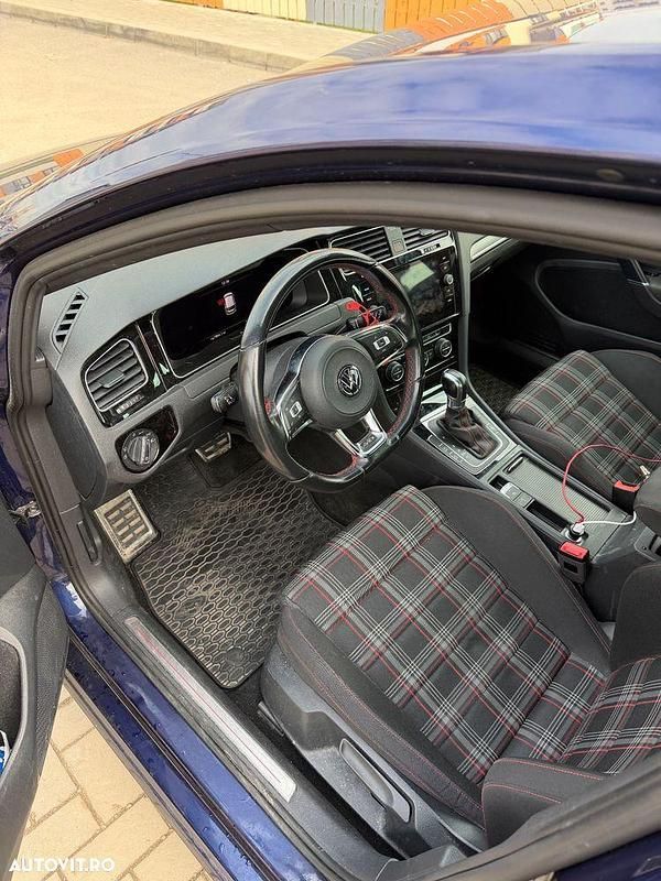 Culoarealbastru Utilizat 2019 VW Golf VII Hatchback | 19.000 EUR (Preț OK) - Imagine 1/4