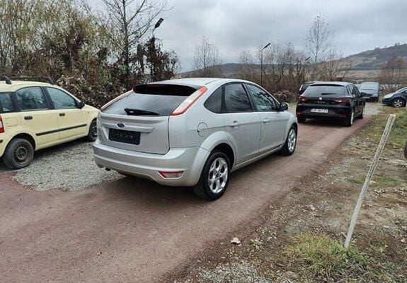 Second-hand Ford Focus 110 CP (80 kW) 2010 Gri Berlinǎ