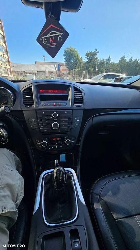 Culoarenegru Utilizat 2010 Opel Insignia Cosmo Berlinǎ | 2.650 EUR (Super Preț) - Imagine 1/4