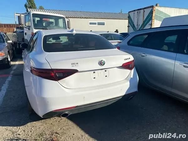 Alb Utilizat 2021 Alfa Romeo Giulia Berlinǎ | 26.999 EUR (Preț OK) - Imagine 1/4