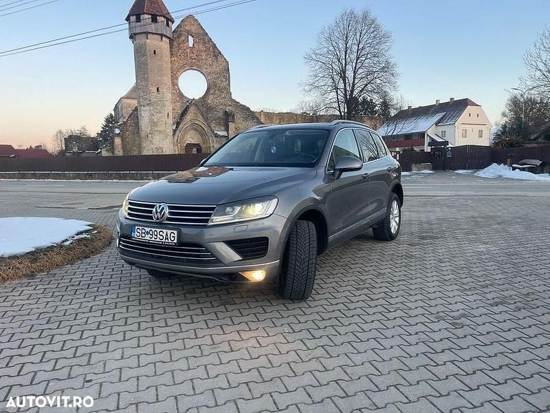 Culoaregri Utilizat 2015 VW Touareg SUV | 15.900 EUR (Preț bun) - Imagine 1/4