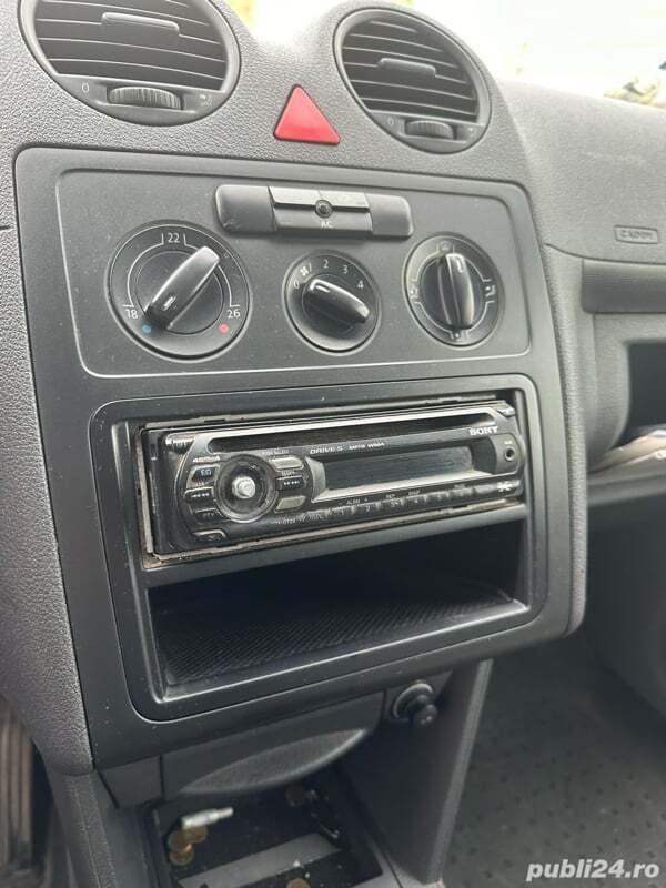 Utilizat 2009 VW Caddy Monovolum | 3.500 EUR (Super Preț) - Imagine 1/4