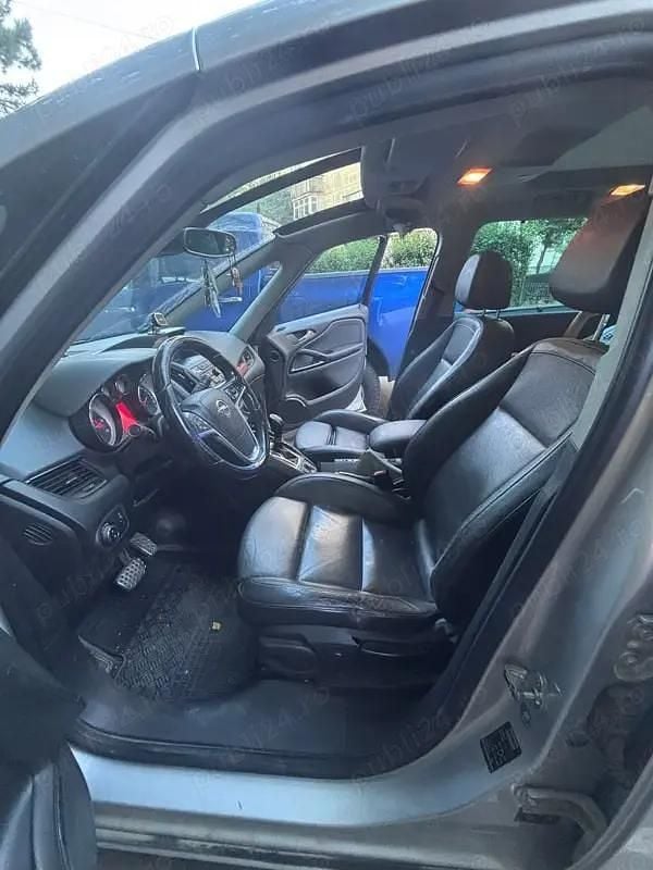 Second-hand Opel Zafira 163 CP (119 kW) 2012 Monovolum