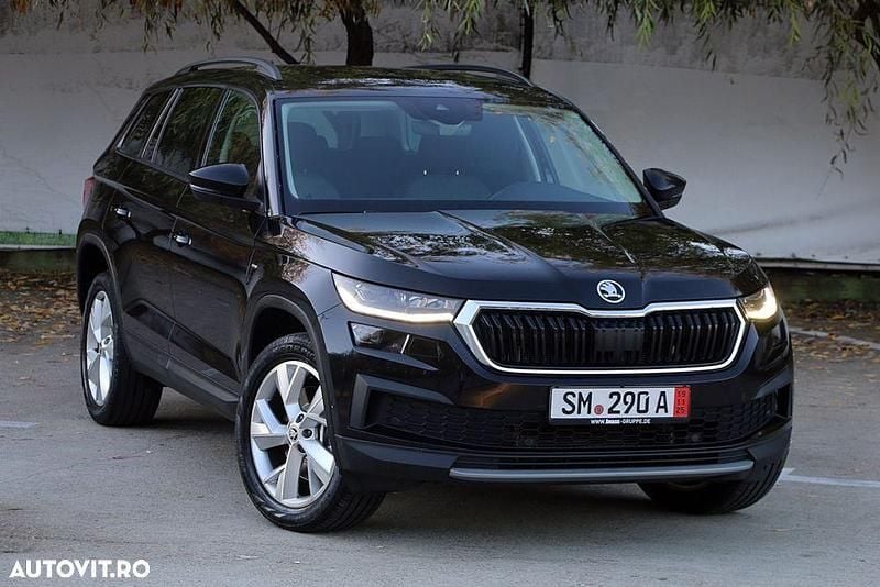 Culoarenegru Utilizat 2022 Skoda Kodiaq SportLine SUV | 23.999 EUR (Super Preț) - Imagine 1/4