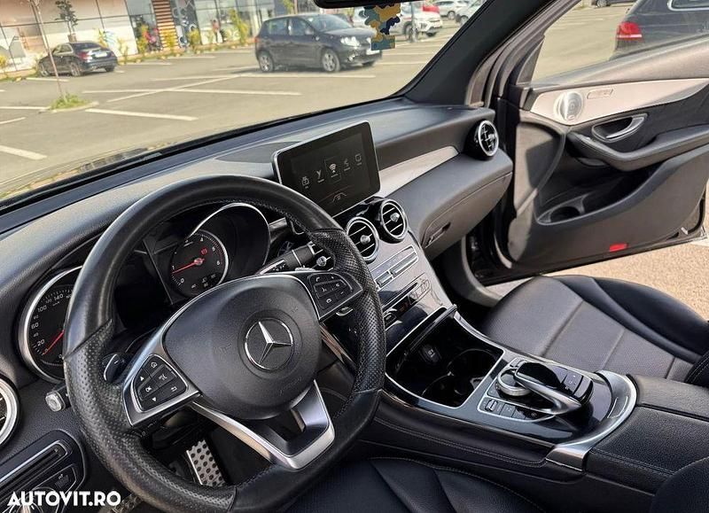 Second-hand Mercedes GLC250 AMG line 205 CP (150 kW) 2017 Culoarenegru SUV