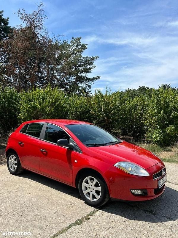 Culoarerosu Utilizat 2009 Fiat Bravo Dynamic Hatchback | 3.900 EUR (Preț OK) - Imagine 1/4