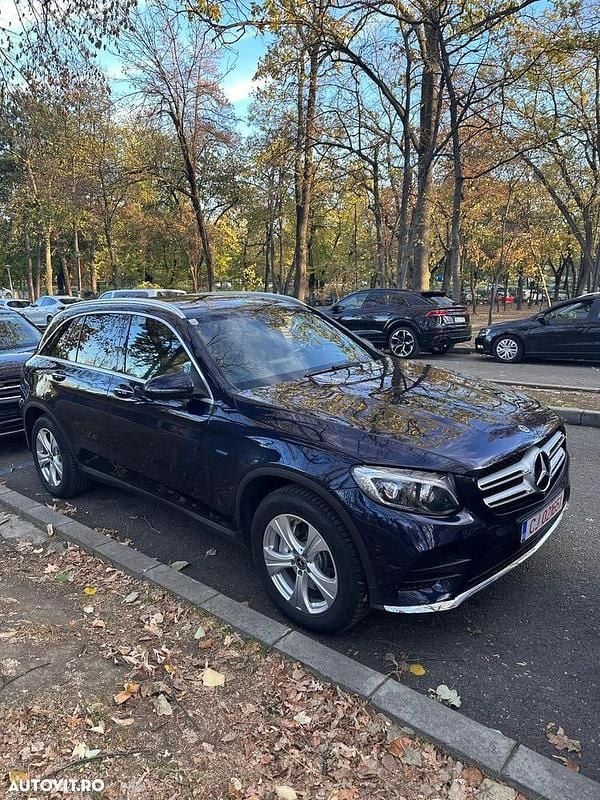 Second-hand Mercedes GLC350 320 CP (235 kW) 2017 Culoarealbastru SUV