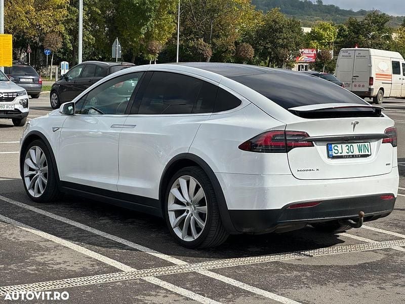 Culoarealb Utilizat 2016 Tesla Model X SUV | 29.900 EUR - Imagine 1/4