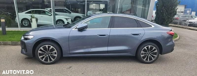 Nouă Audi A5 Advanced Plus 150 CP (110 kW) 2025 Culoarerosu Coupe