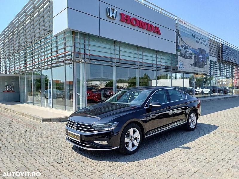 Culoarenegru Utilizat 2020 VW Passat Berlinǎ | 20.490 EUR (Puțin scump) - Imagine 1/4