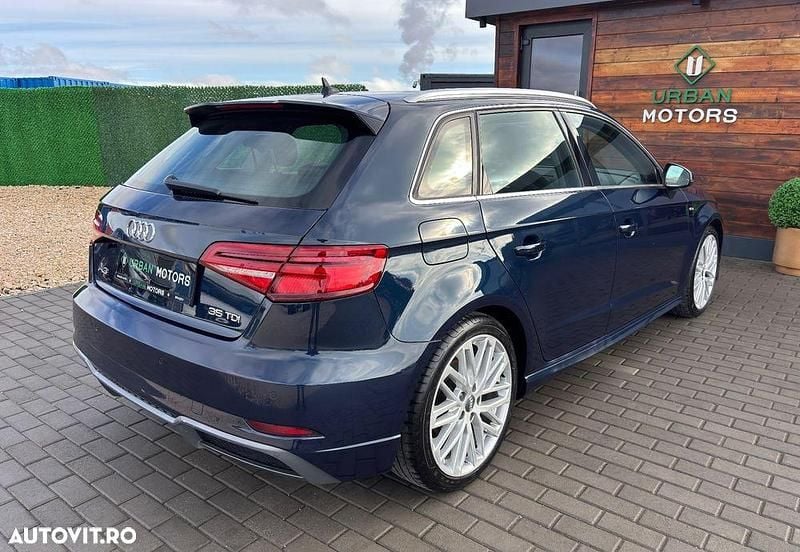 Second-hand Audi A3 S-Line 150 CP (110 kW) 2019 Culoarealbastru Hatchback