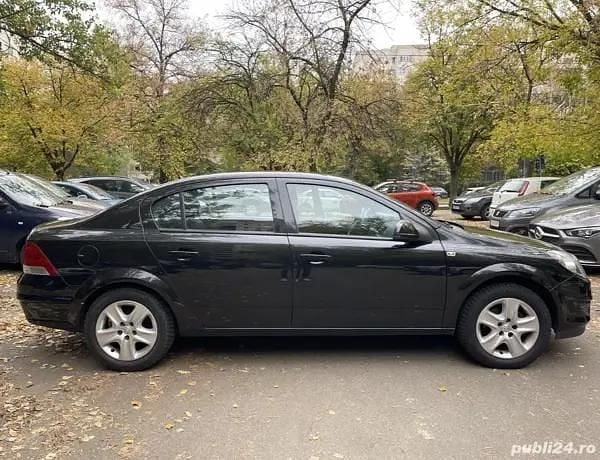 Second-hand Opel Astra 120 CP (88 kW) 2013 Berlinǎ