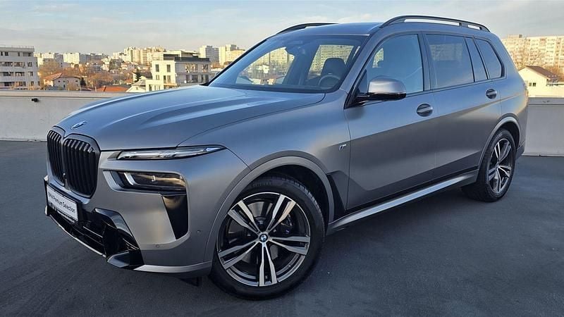 Second-hand BMW X7 Comfort Edition 340 CP (250 kW) 2025 Gri frozen pure bmw individual metalizat SUV