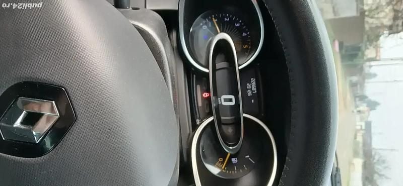 Second-hand Renault Clio 90 CP (66 kW) 2015 Negru Monovolum